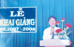 Thầy Nguyễn Văn Thảo - Hiệu trưởng