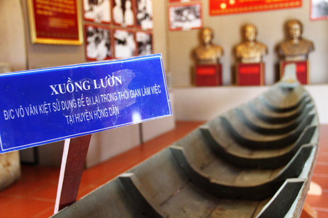 Chiếc xuồng lườn từng được cố Thủ tướng Võ Văn Kiệt sử dụng đi lại trong thời gian công tác ở đồng chó ngáp Bạc Liêu - Ảnh: V.TR.