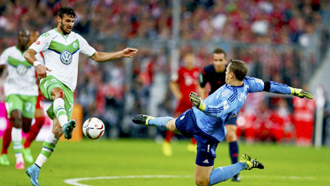 Wolfsburg (trên) sẽ biết cách đánh vào điểm yếu của Bayern để giành vé đi tiếp
