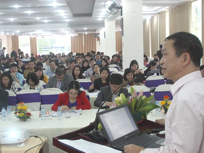Đại diện Trường ĐH Sư phạm (ĐH Thái Nguyên) phát biểu tại buổi tập huấn ngày 5.1 - Ảnh: Bá Hải