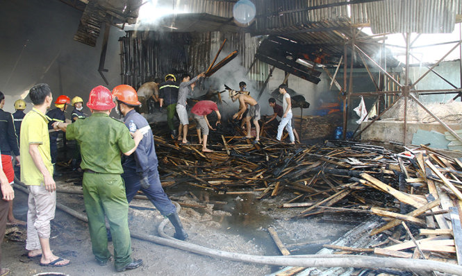 Cháy công ty gỗ hàng ngàn mét vuông, thiệt hại hơn hai tỉ 