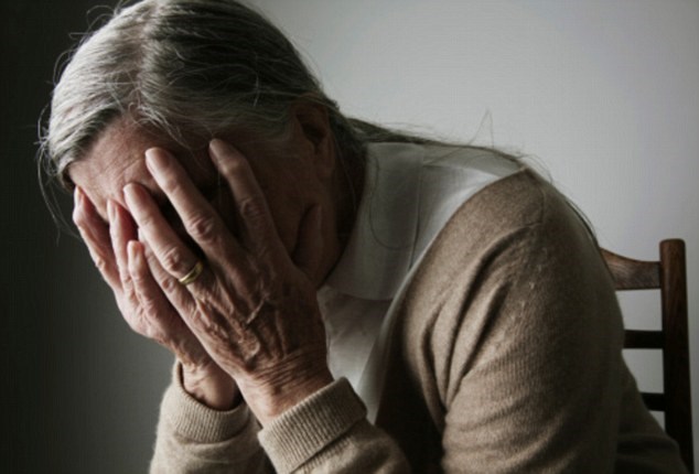 Tuổi già thường mắc phải chứng trầm cảm hay mất trí nhớ /// Ảnh: Shutterstock