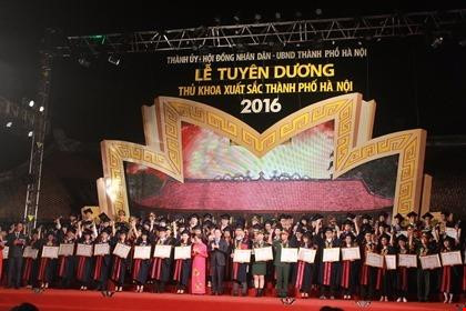 Hà Nội: Tuyên dương 100 thủ khoa tốt nghiệp đại học, học viện