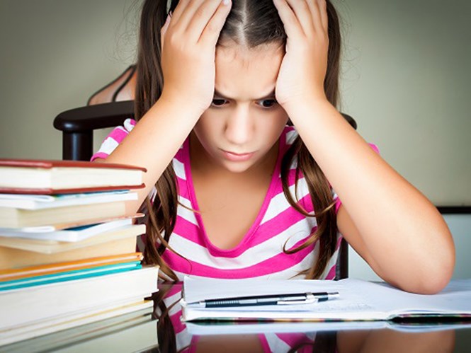 Nhiều nhà giáo dục Mỹ cho rằng bài tập về nhà gây khó khăn cho học sinh nhiều hơn là giúp các em học tốt /// Ảnh minh họa: Shutterstock