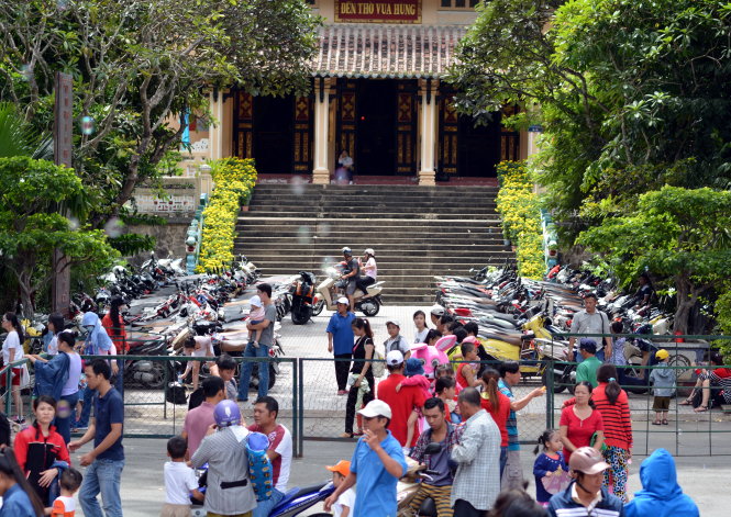 Đền Hùng trong Thảo cầm viên Sài Gòn bị “bao vây” 
