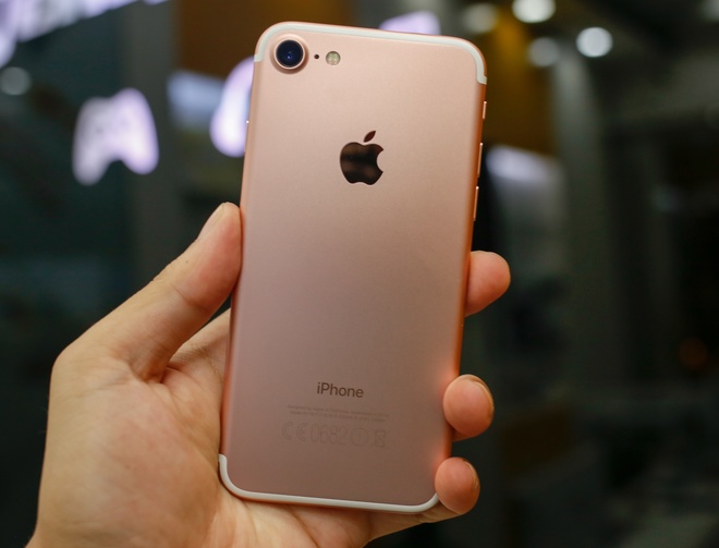 iPhone 7 đầu tiên về Việt Nam