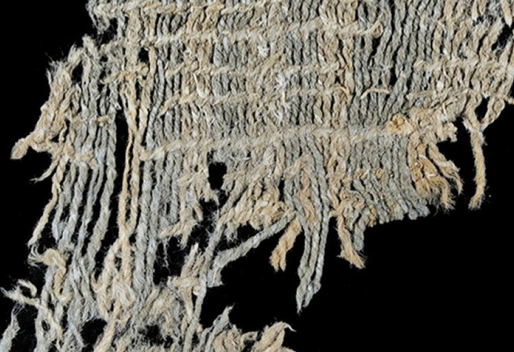 Mảnh vải nhuộm 6.000 năm tuổi được phát hiện tại Peru. 