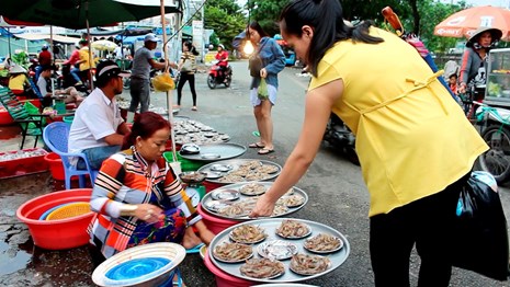 Độc đáo khu chợ Đĩa đồng giá 5.000 đồng ở Sài Gòn 5
