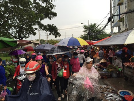 Độc đáo khu chợ Đĩa đồng giá 5.000 đồng ở Sài Gòn 8