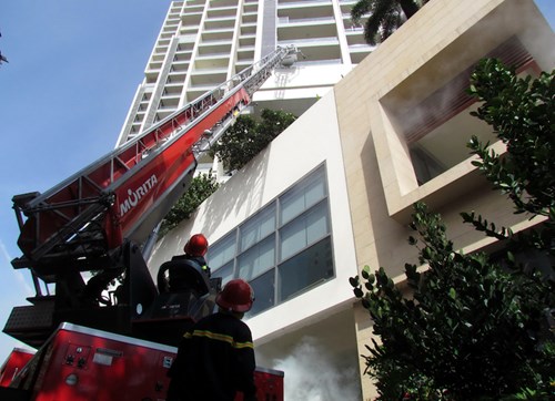 Chữa cháy, cứu nạn ở khách sạn cao 29 tầng tại Nha Trang ảnh 3