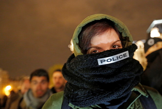 Cảnh sát Pháp biểu tình đêm thứ năm liên tiếp 