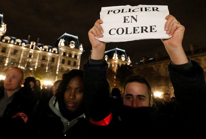 Cảnh sát Pháp biểu tình đêm thứ năm liên tiếp 