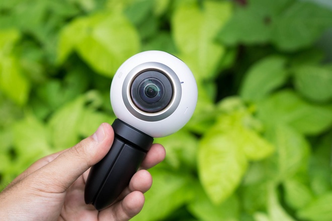 Samsung Gear 360 - camera đa năng giá 7 triệu đồng