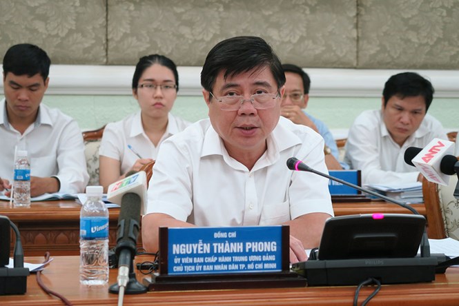 Ông Nguyễn Thành Phong: "Phải giải quyết có kết quả những vấn đề bức xúc dân sinh về an ninh trật tự, an toàn xã hội, ngập nước, kẹt xe…" /// ẢNH: TÂN PHÚ