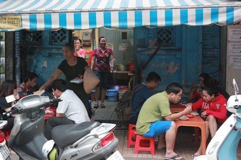 Chuyện chưa kể về quán chè gốc Hoa gần 1 thế kỷ ở Sài Gòn 1