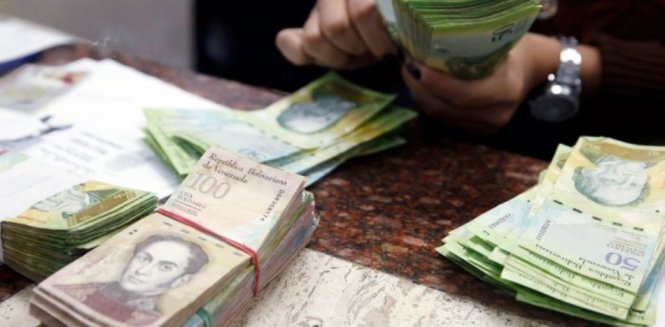 ​Người dân Venezuela chỉ được rút tiền tối đa 5 USD/ngày 