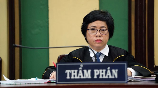 Từ 1-12, thẩm phán TAND TP.HCM mặc áo choàng dài khi xét xử 