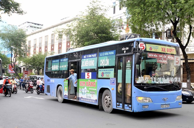 Giám đốc Sở Tài chính TP.HCM Phan Thị Thắng cho biết sẽ khai thác triệt để nguồn thu từ quảng cáo xe buýt /// Ảnh: Diệp Đức Minh