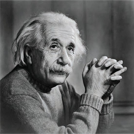 Einstein đã là một người nổi tiếng với trí tuệ siêu việt, một người luôn hết mình cho khoa học.