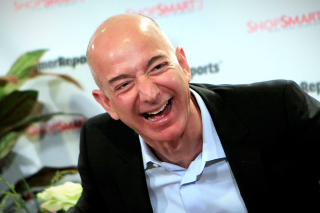 Ông chủ Amazon thành người giàu thứ hai thế giới sau một ngày