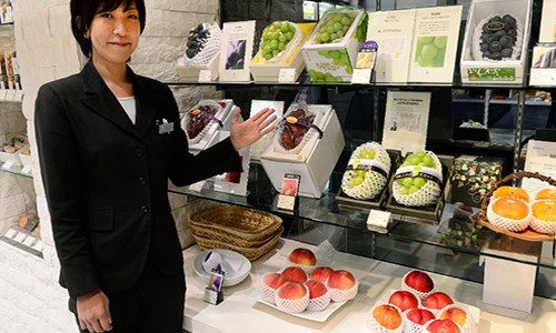 Trái cây giá hàng nghìn USD tại Nhật