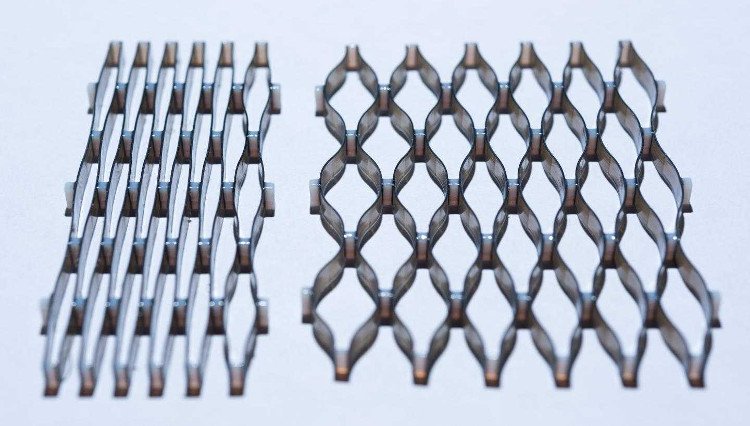 Công nghệ mới này có thể tạo ra mạng vật liệu thay đổi hình dạng khi được gia nhiệt.