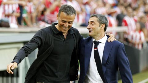 Ernesto Valverde (phải) sắp ký hợp đồng 2 năm để thay thế Luis Enrique dẫn dắt Barca