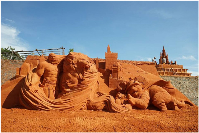 Phan Thiết có Công viên tượng cát đầu tiên trên thế giới