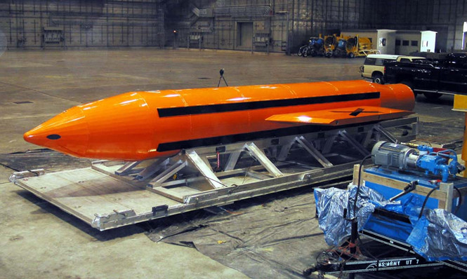 Một quả GBU-43/B được mệnh danh là “bom mẹ” của Mỹ /// Bộ Quốc phòng Mỹ