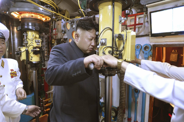 Tình báo Mỹ phát hiện Triều Tiên đóng tàu ngầm mới - Ảnh 1.