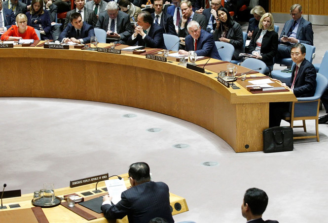 Đại sứ Triều Tiên Ja Song-nam phát biểu tại cuộc họp về chương trình hạt nhân và tên lửa của nước này ở Hội đồng Bảo an Liên Hiệp Quốc ngày 15.12 /// Reuters