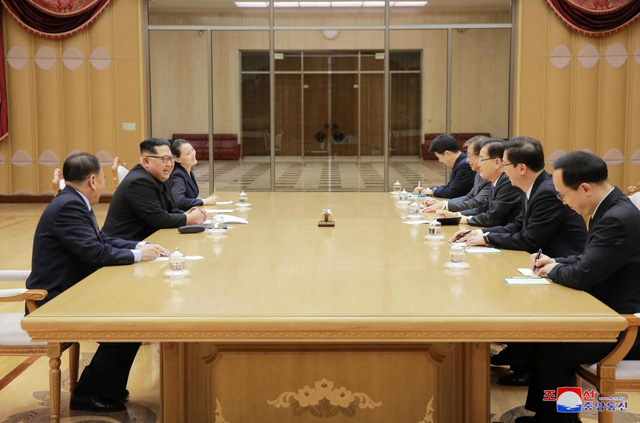Gặp thượng đỉnh, Hàn Quốc tự tin, Triều Tiên cẩn trọng - Ảnh 1.