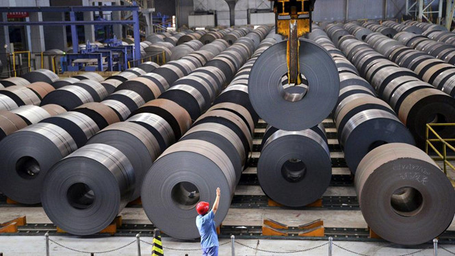 Các ngành công nghiệp sử dụng năng lượng lớn của Trung Quốc được cho là đang chuyển dần sang nước ngoài /// Reuters