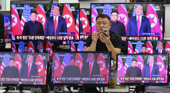 Thế giới kỳ vọng thận trọng về hòa bình sau hội đàm Trump - Kim - Ảnh 2.