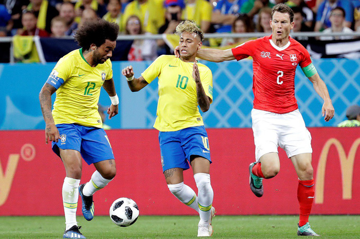 Neymar ngã sấp, ngã ngửa’ nhiều nhất tại World Cup 20 năm qua  - Ảnh 5.