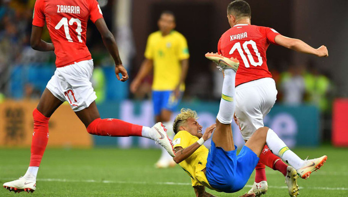Neymar ngã sấp, ngã ngửa’ nhiều nhất tại World Cup 20 năm qua  - Ảnh 7.