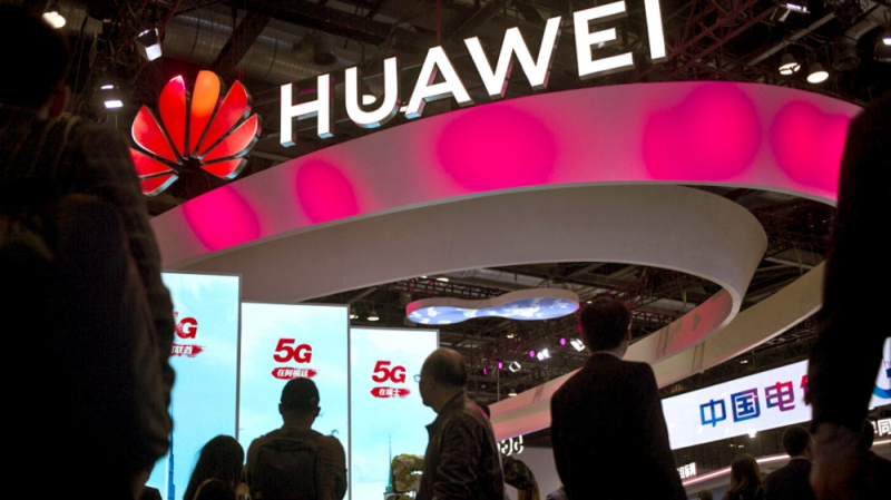 Huawei quảng cáo các dịch vụ 5G tại PT Expo ở Bắc Kinh tháng 10/2019 - Ảnh: AP