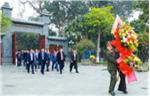 Chủ tịch Quốc hội Vương Đình Huệ dâng hương tưởng niệm Chủ tịch Hồ Chí Minh và chúc tết tại Nghệ An