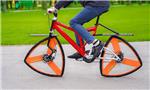Sau xe đạp bánh vuông, kỹ sư người Ukraine tiếp tục ra mắt xe đạp có bánh hình tam giác
