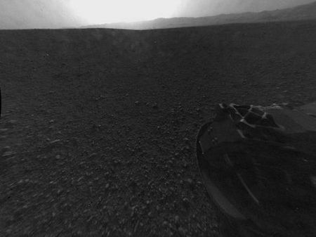Những bức ảnh đầu tiên từ tàu thăm dò sao Hỏa