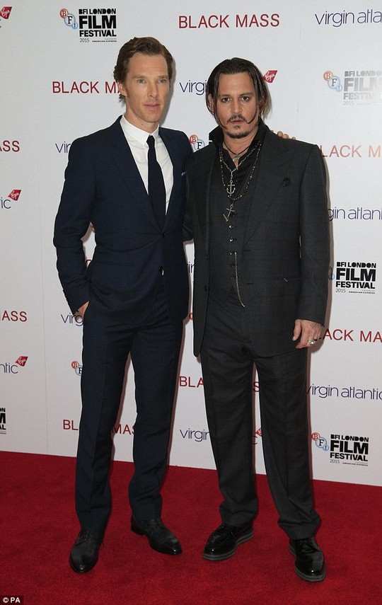 Johnny Depp và đồng nghiệp Benedict Cumberbatch