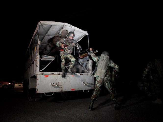 Lực lượng an ninh đổ tới Trường cao đẳng cảnh sát Balochistan rạng sáng 25.10 /// Reuters
