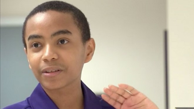 Cậu bé 14 tuổi trở thành cử nhân vật lý ở Mỹ