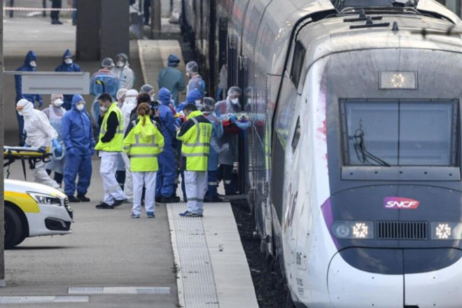 Xe lửa được sử dụng để vận chuyển các bệnh nhân Covid-19 nặng tại Pháp /// AFP