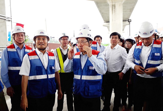 Phó Thủ tướng Phạm Bình Minh thị sát tuyến metro số 1, gỡ vướng các dự án ODA
