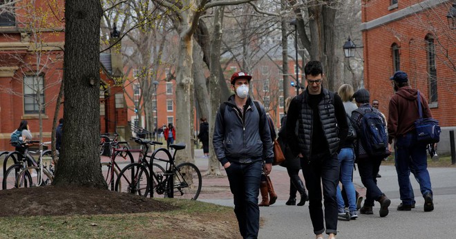 Sinh viên tại đại học Harvard ở Mỹ /// Reuters