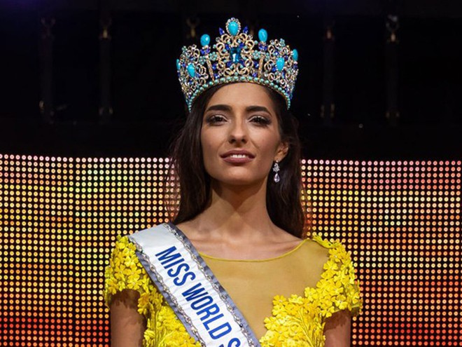 Hoa hậu Thế giới Tây Ban Nha 2020 mang khẩu trang khi đăng quang  - ảnh 2