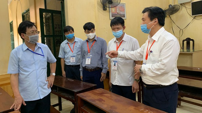 Bộ GD-ĐT kiểm tra công tác chấm thi tại Nam Định /// TUYẾT MAI