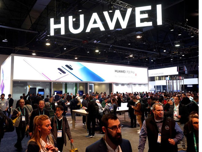Huawei đang chịu nhiều khó khăn /// REUTERS