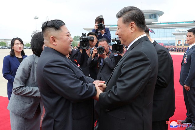 Chủ tịch Kim gặp Chủ tịch Tập vào năm 2019 /// Reuters